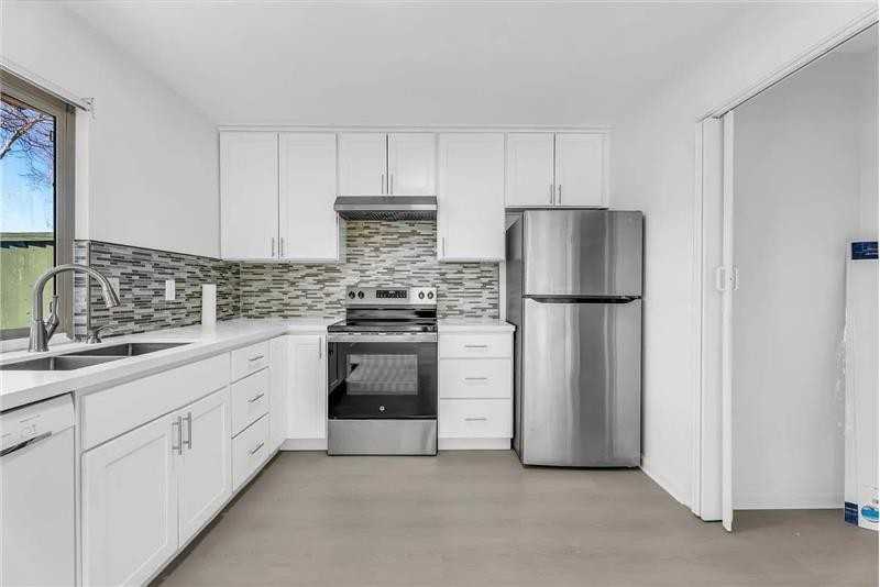 27836 Hummingbird Ct - Photo 3 of 14
