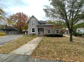 featured image of 319 Garfield Rd S