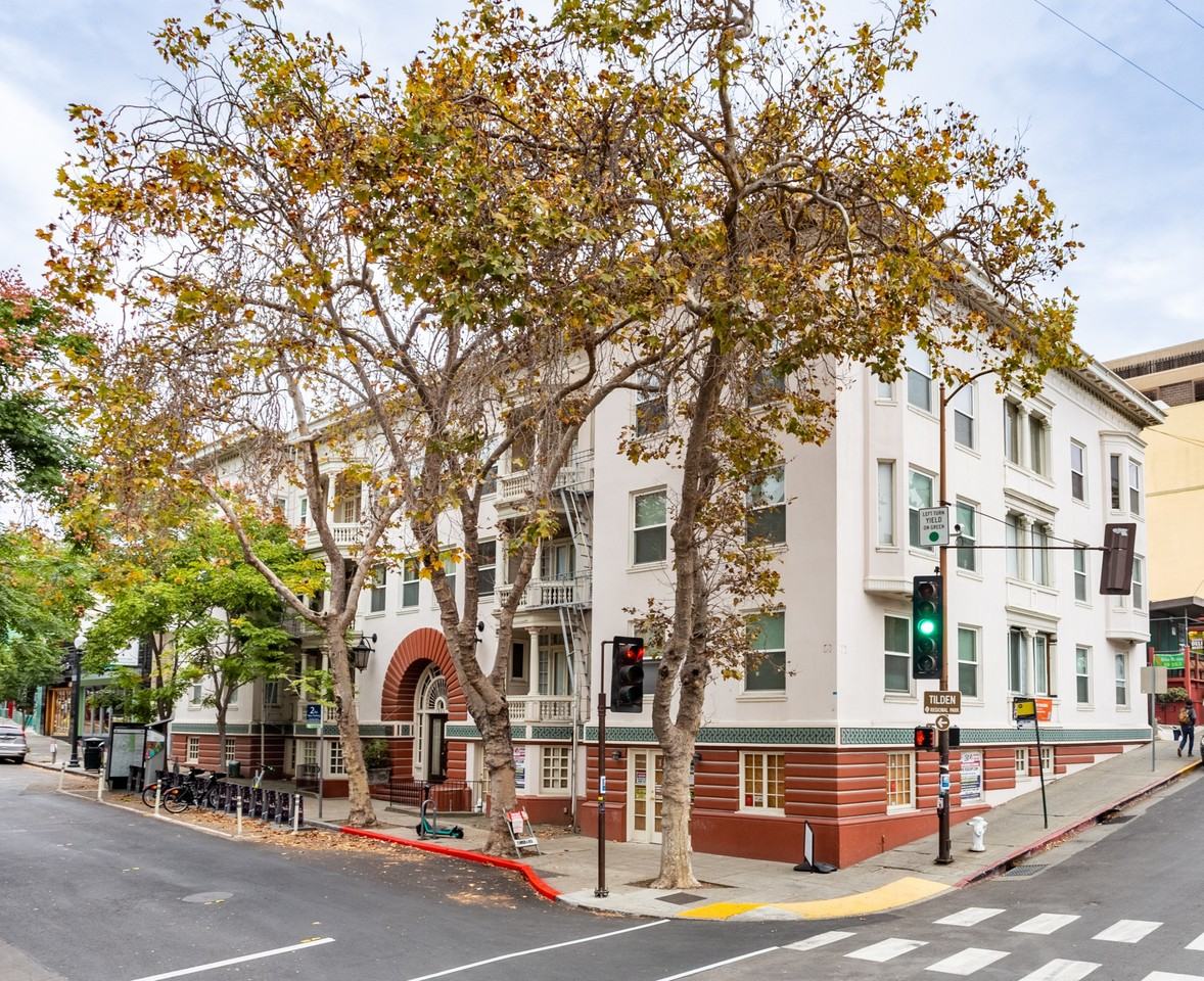 1865 Euclid Avenue - Photo 7 of 50