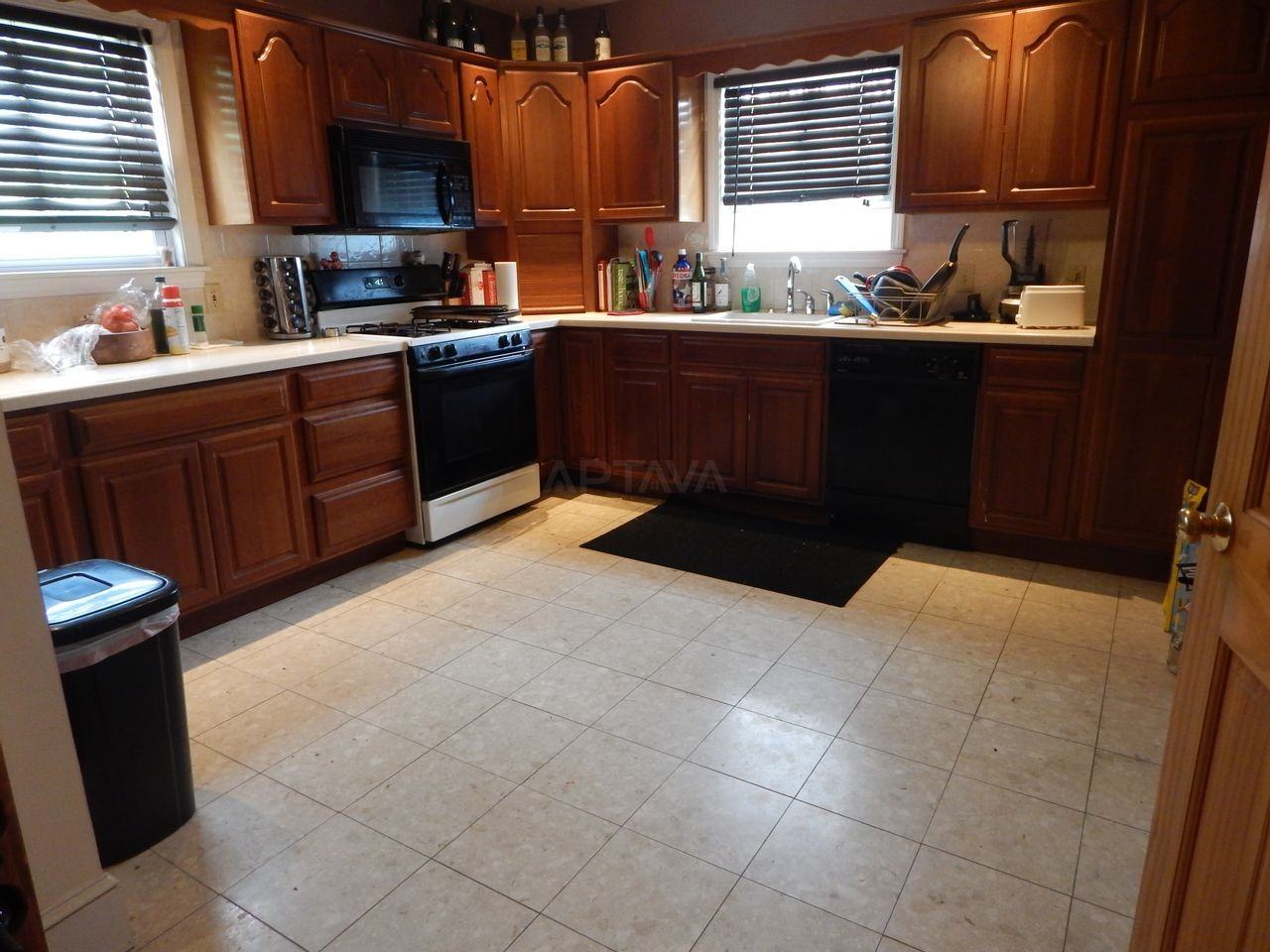 34 Merriam St #2 - Photo 2 of 9