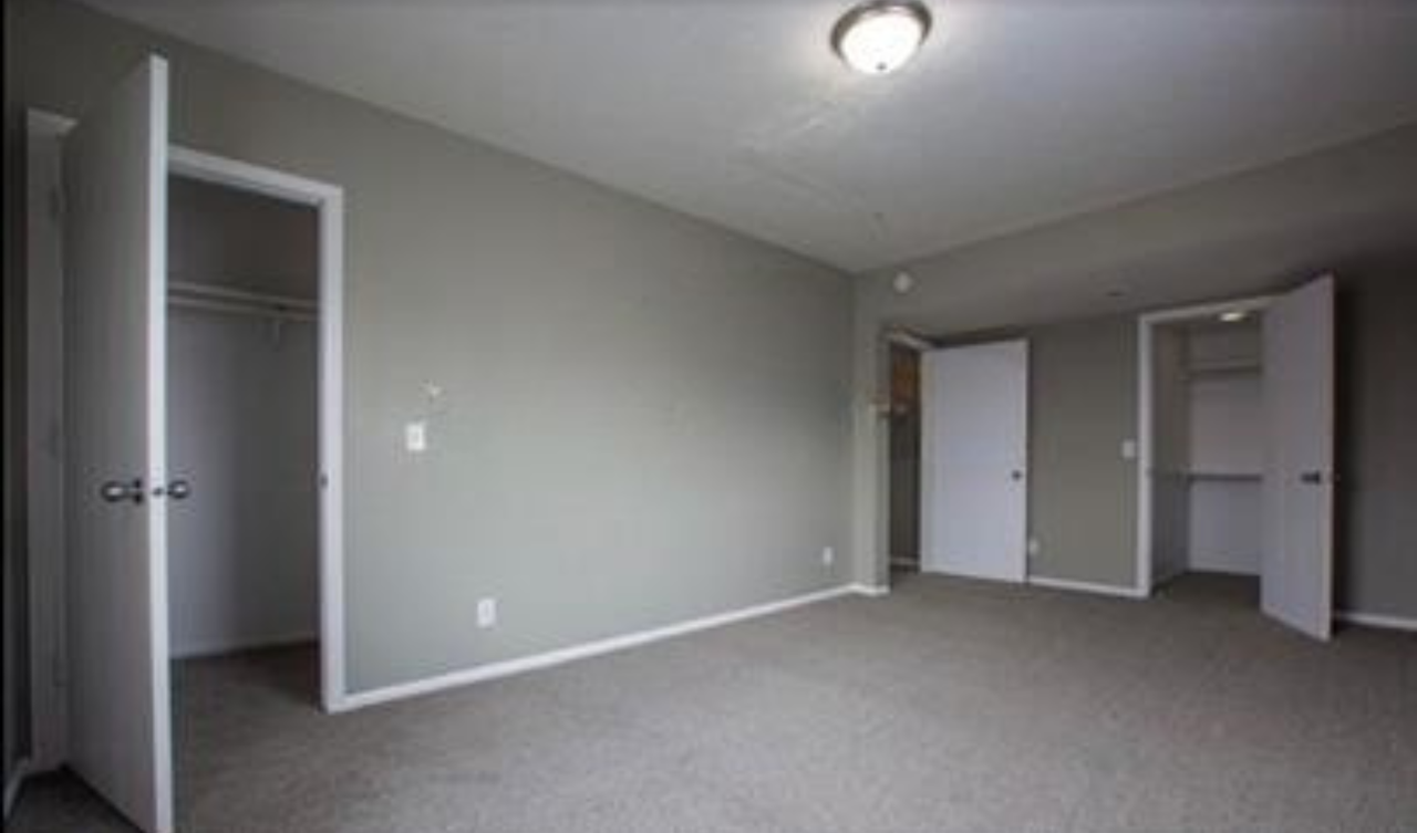 210 South 24th Street - Photo 6 of 35