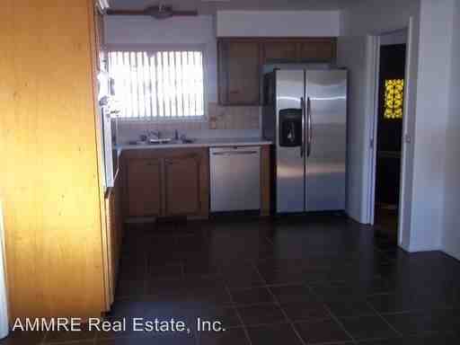 7001 Comanche Rd NE - Photo 2 of 11