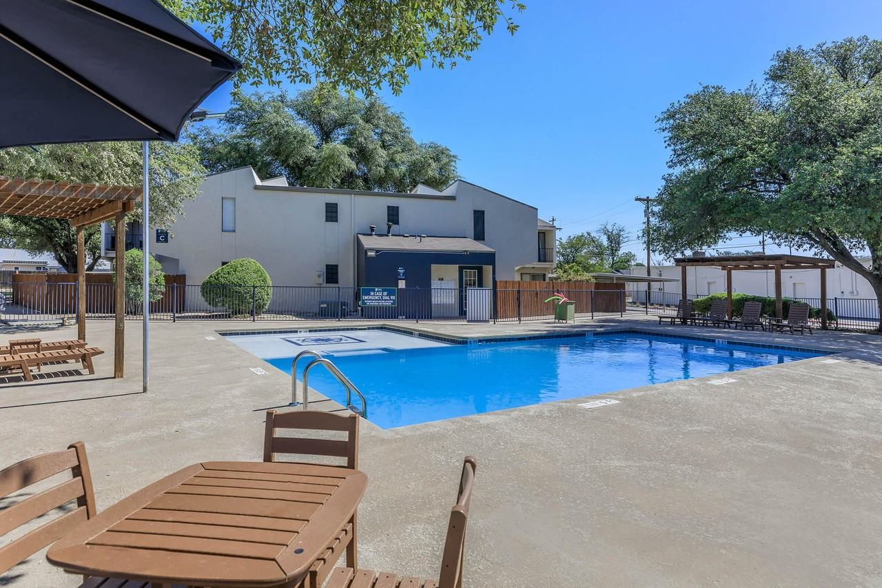 The Retreat @ College Hills - Photo 6 of 43