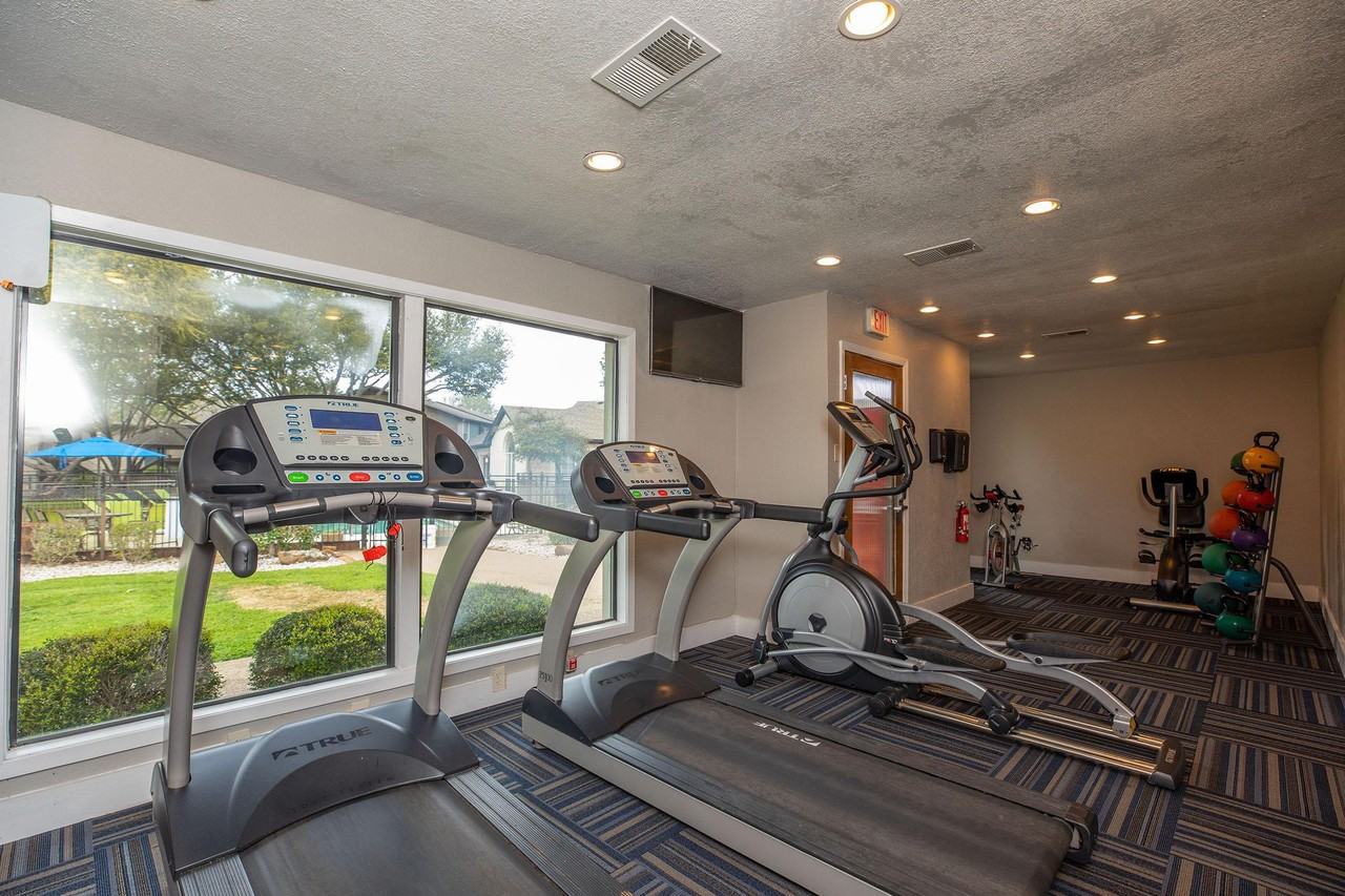 Toscana Apartments - Photo 7 of 51