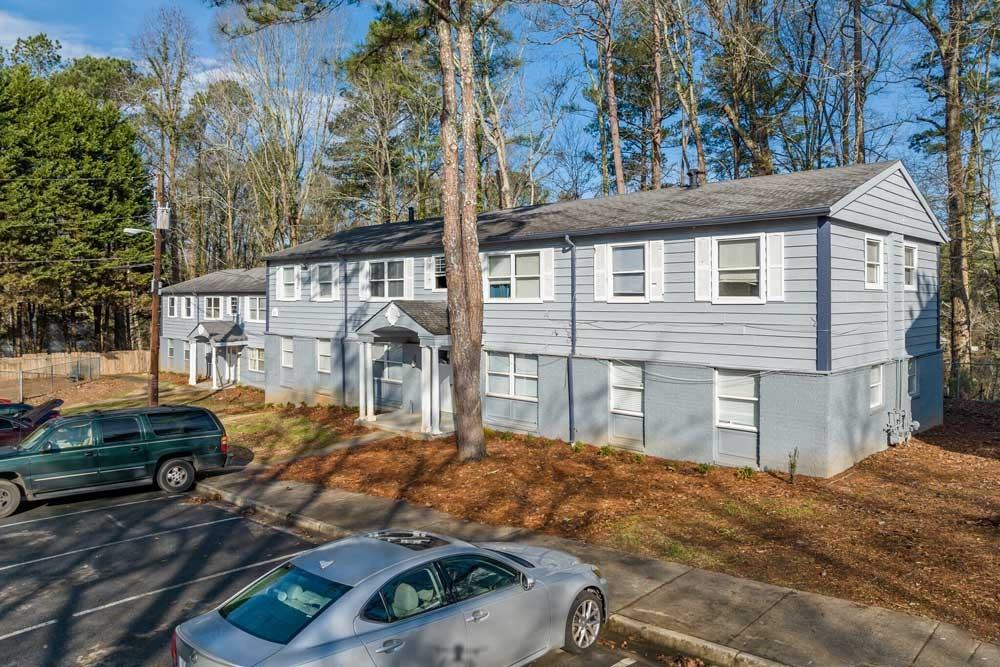 Kasteel At Stone Mountain - Photo 5 of 50