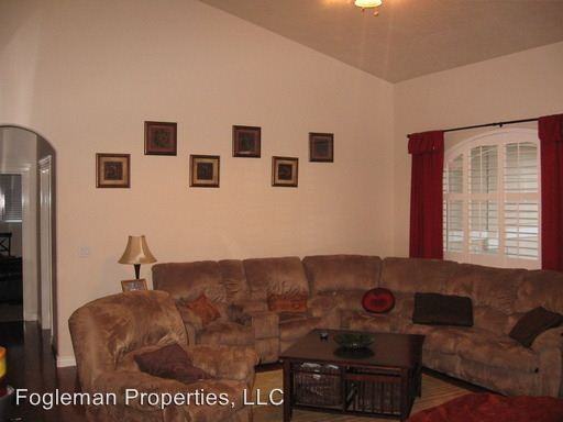 1527 NE Cinder Loop - Photo 2 of 23