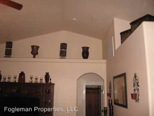 1527 NE Cinder Loop - Photo 3 of 23