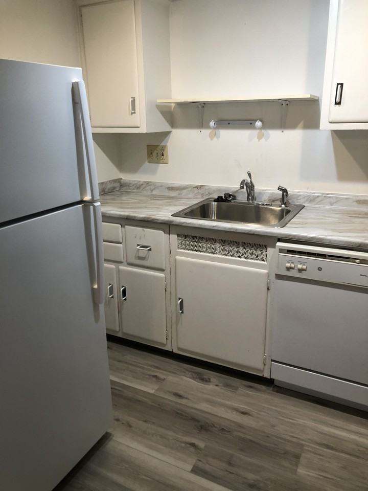 1078 Delta Ave #4 - Photo 4 of 9