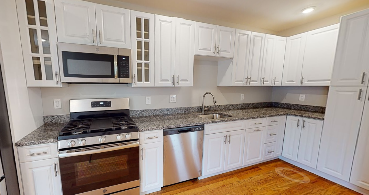 11A Beacon St #1 - Photo 3 of 17