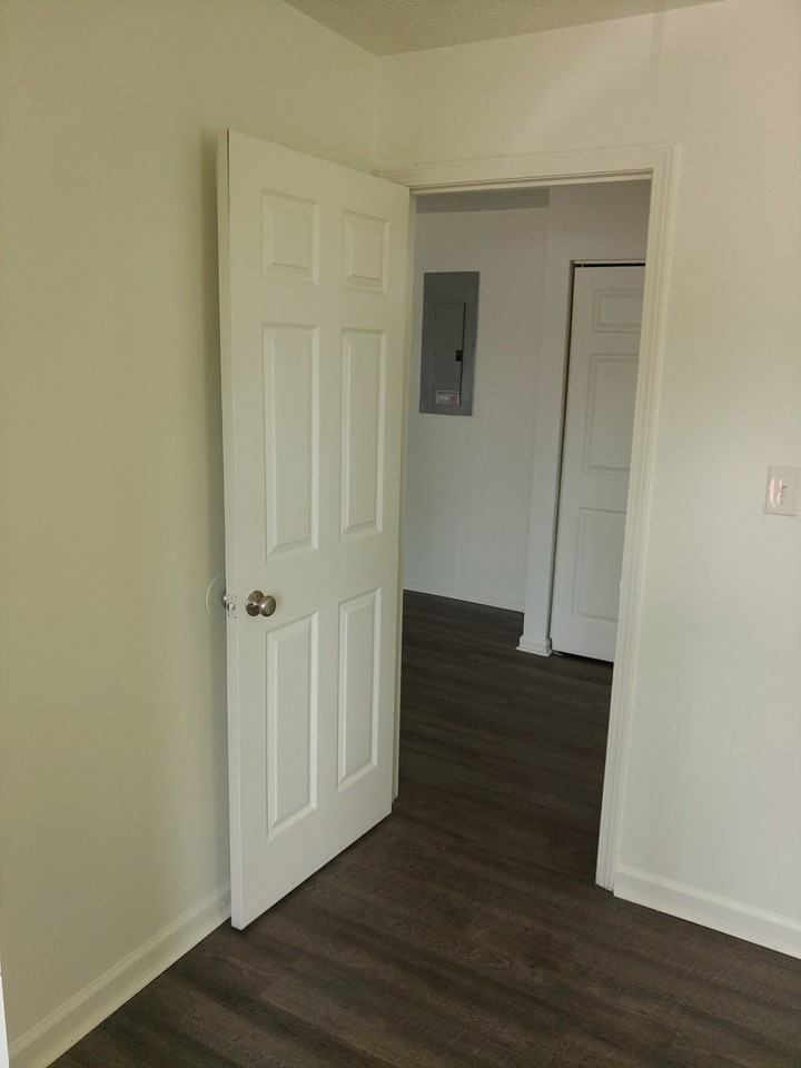 127 Douglas Ave #1 - Photo 6 of 7