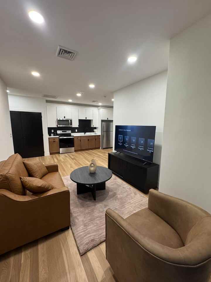 1002 Broad St #8 - Photo 3 of 12