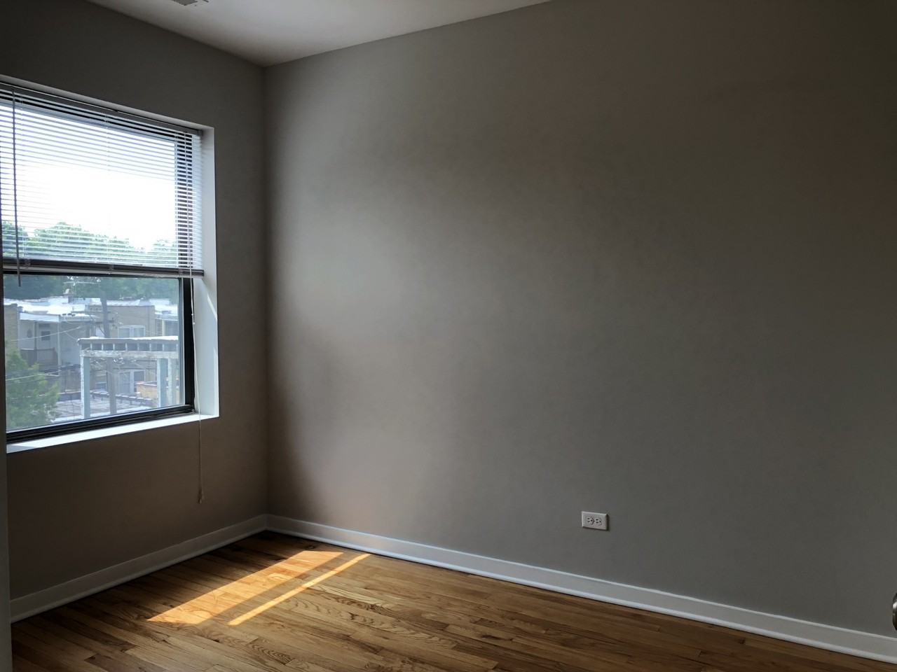 6704 N Artesian Ave #1N - Photo 3 of 9