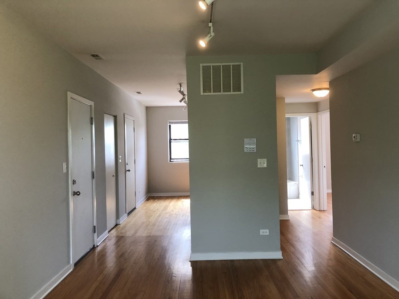 6704 N Artesian Ave #1N - Photo 5 of 9