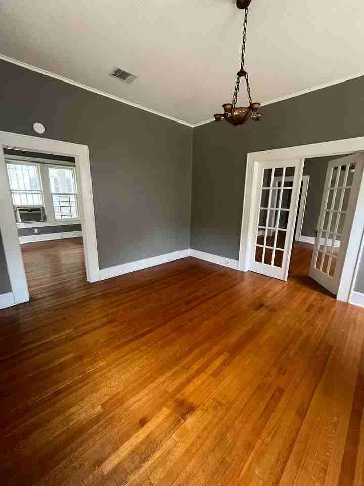 543 Merrick St - Photo 2 of 20