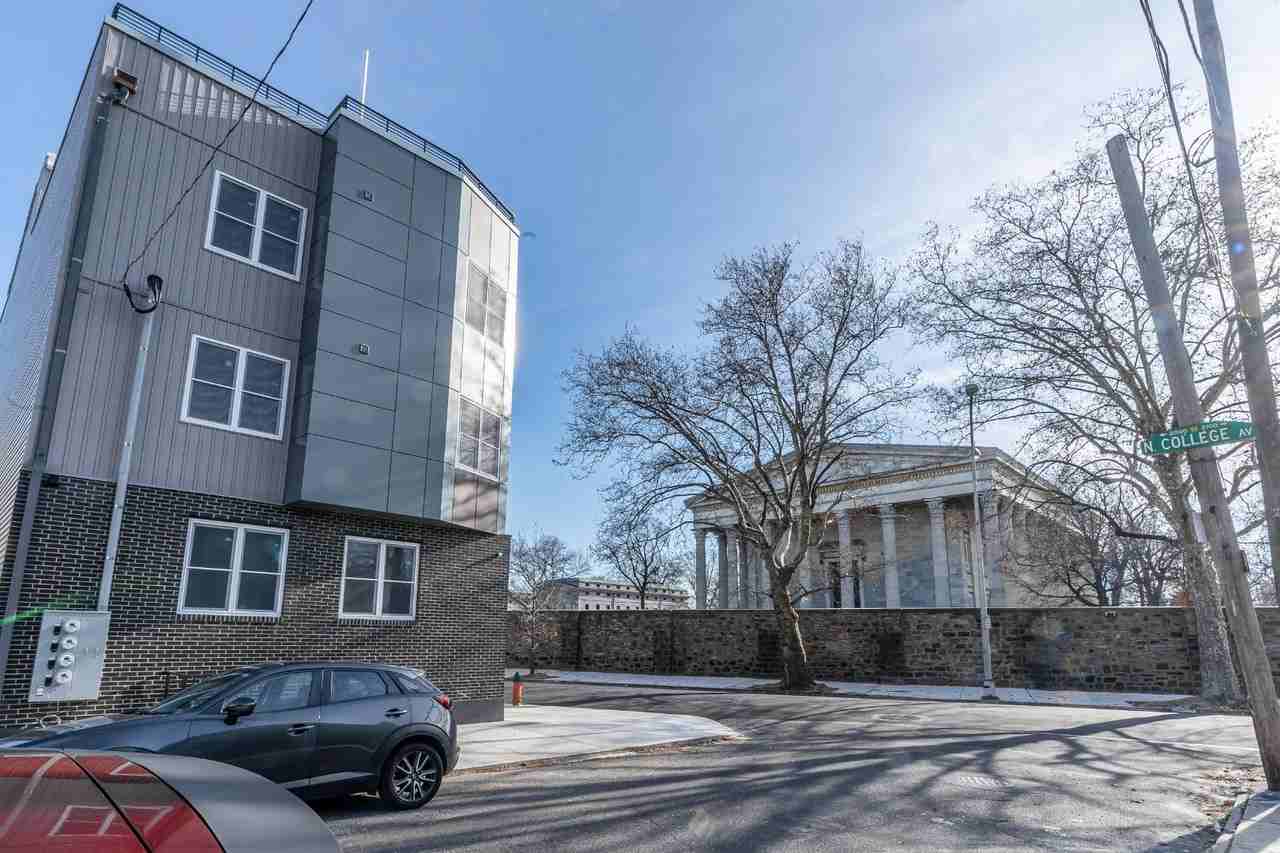 2045 N College Ave - Photo 3 of 25