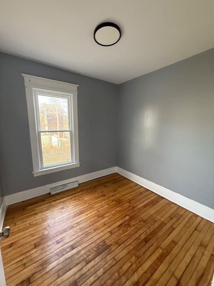 912 Saratoga St - Photo 5 of 16