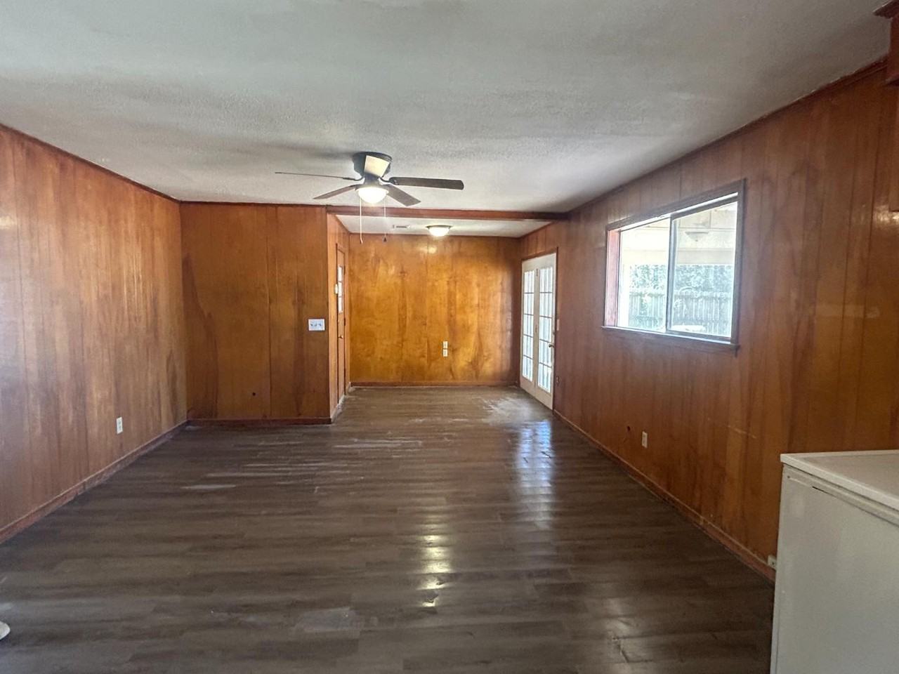 3139 Charleston Dr - Photo 5 of 11