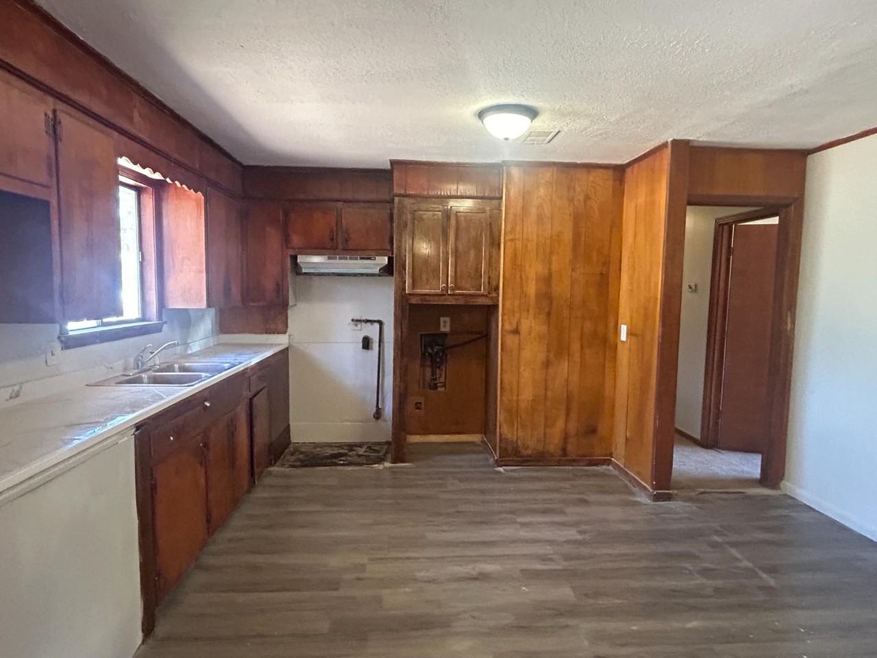 3139 Charleston Dr - Photo 6 of 11