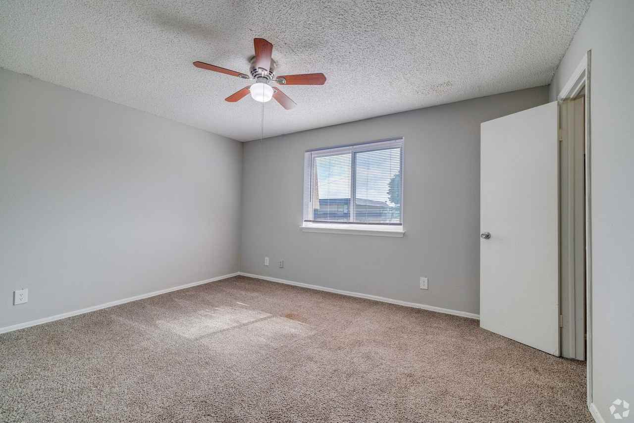 WIN @ Brady - Photo 4 of 6