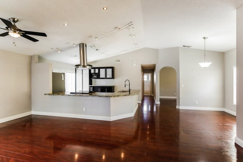 210 Nw 207th Way - Photo 4 of 16