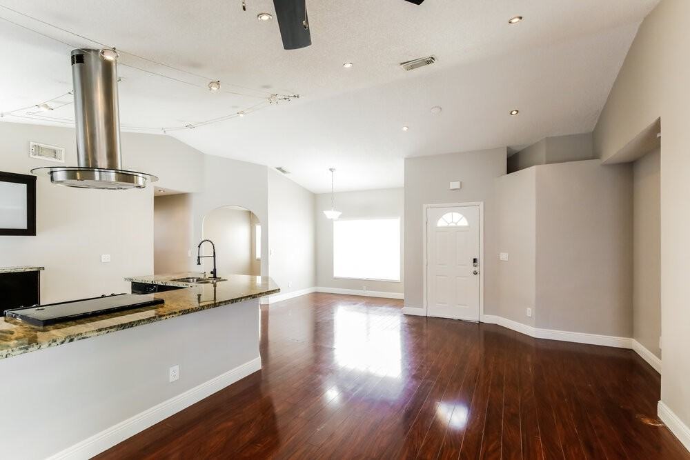 210 Nw 207th Way - Photo 5 of 16