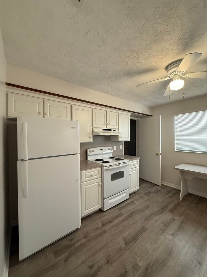 245 Heron Dr - Photo 5 of 32