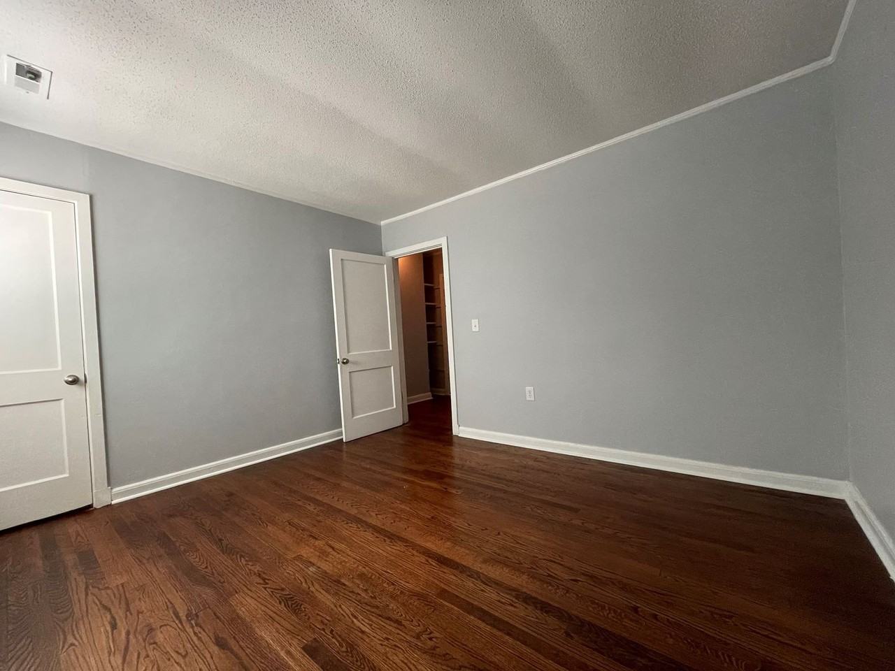 730 W Dolphin St - Photo 5 of 26