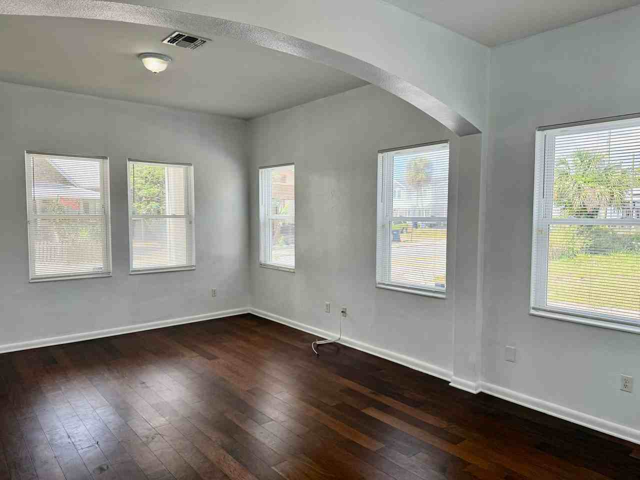 1808 E. Columbus Drive - Photo 2 of 5