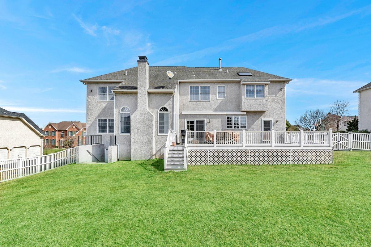 16 Amberfield Ln - Photo 2 of 5