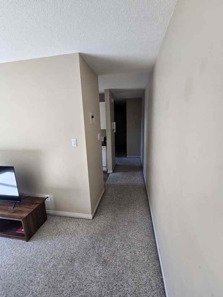 8524 Gateway Boulevard Northwest #201 - Photo 2 of 6