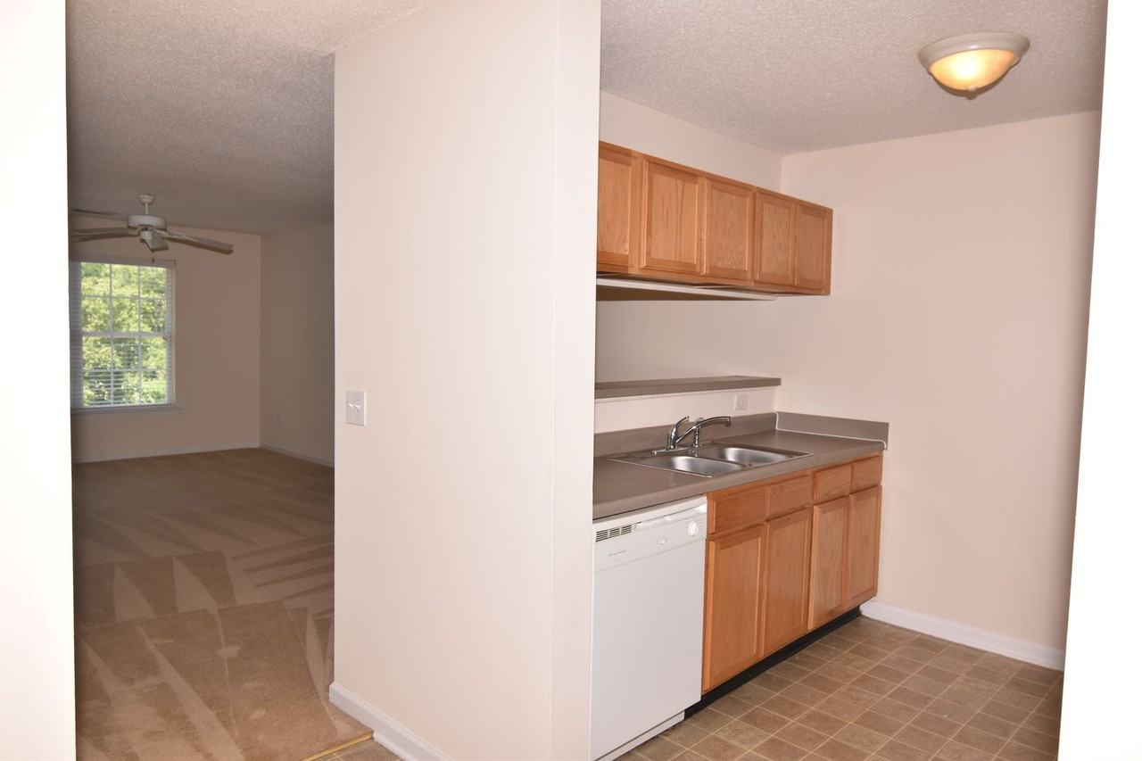 114 N Wheeless Dr - Photo 4 of 29