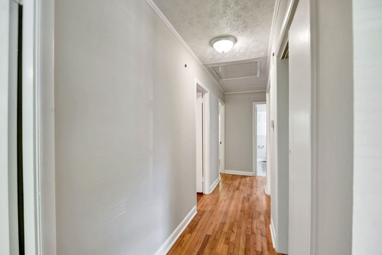 116 White St - Photo 3 of 9