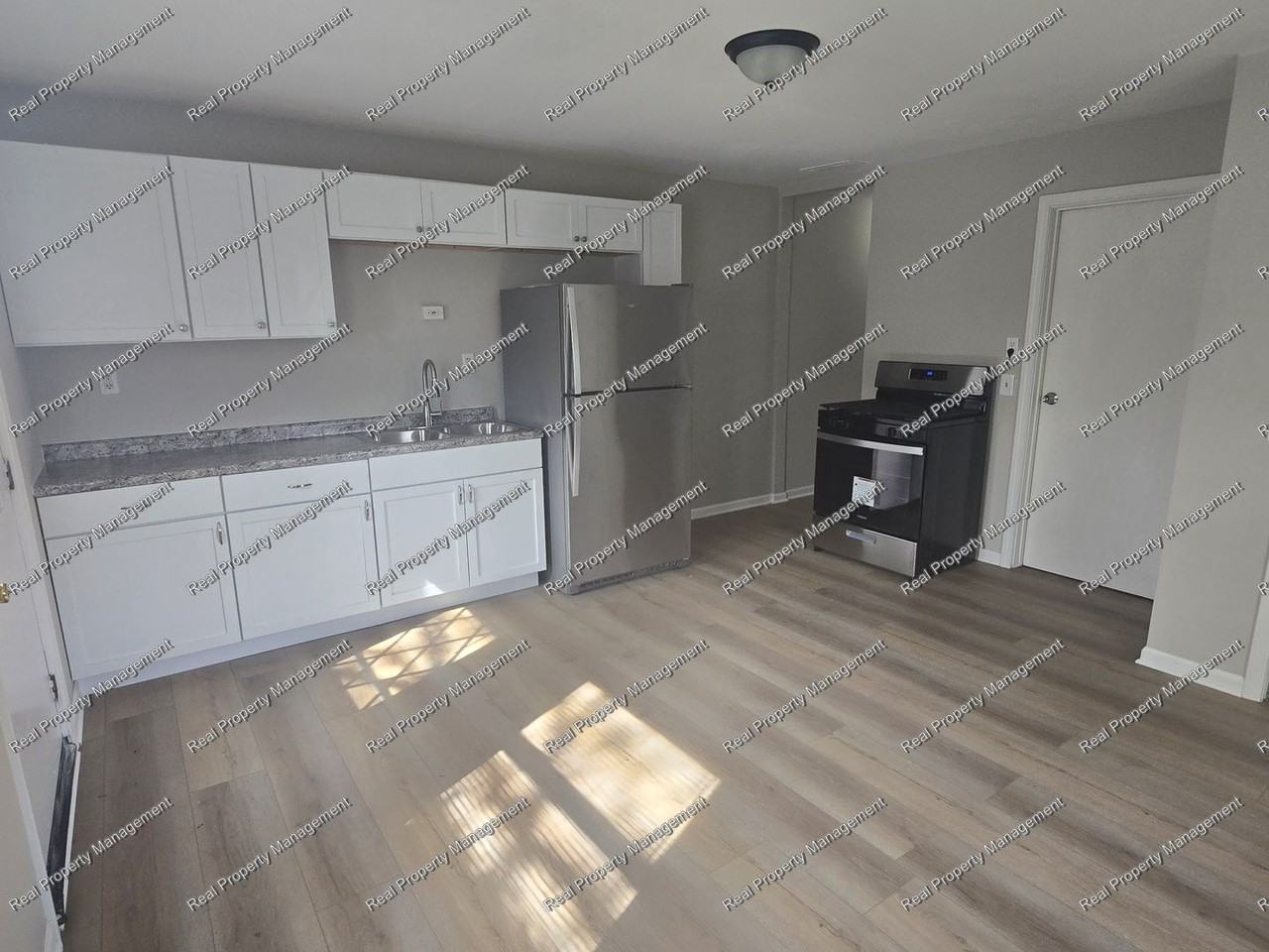 610 Valparaiso St - Photo 2 of 6