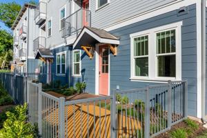 featured image of 2220 Mail Ave