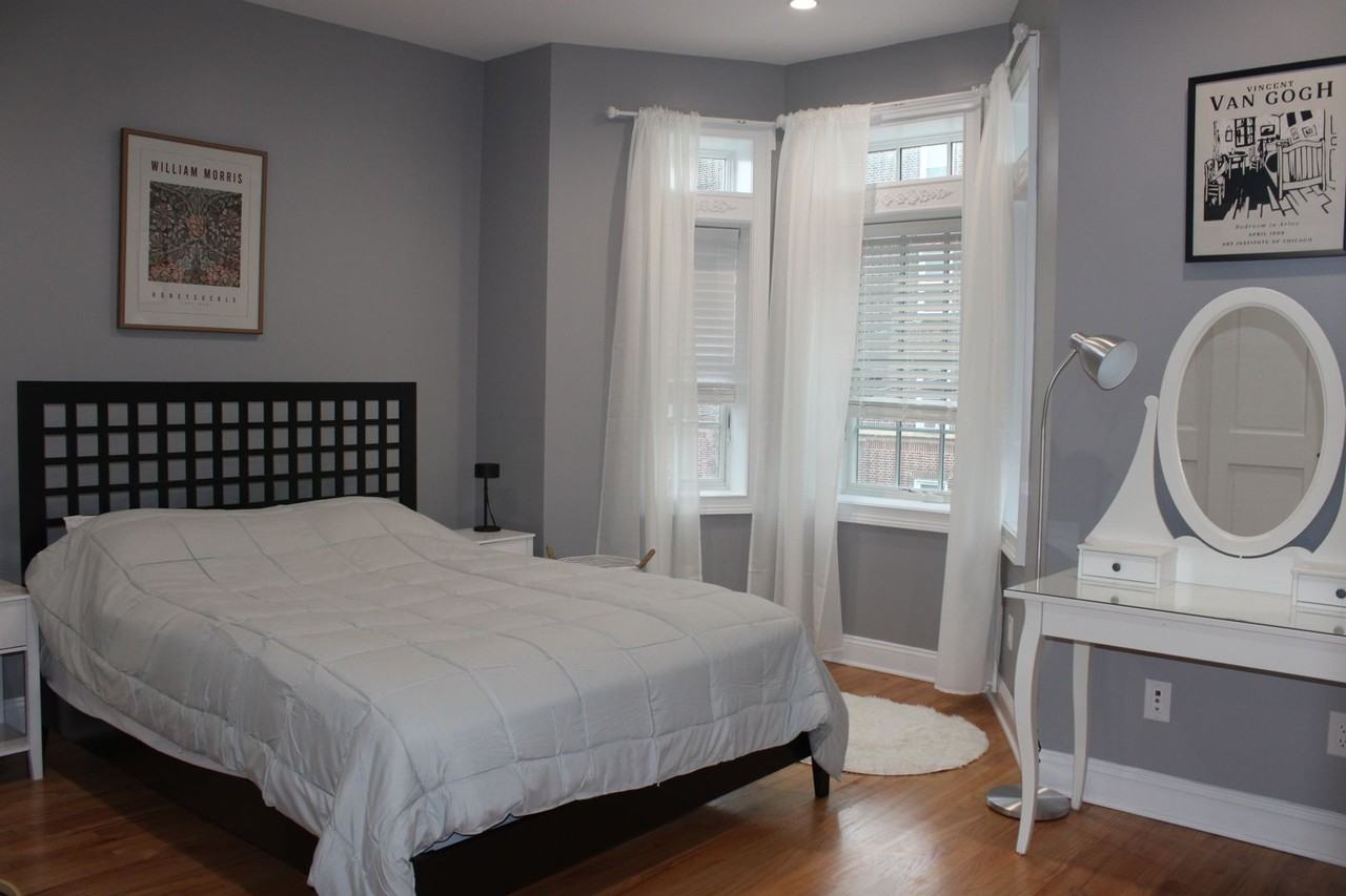 1851 - Photo 4 of 50
