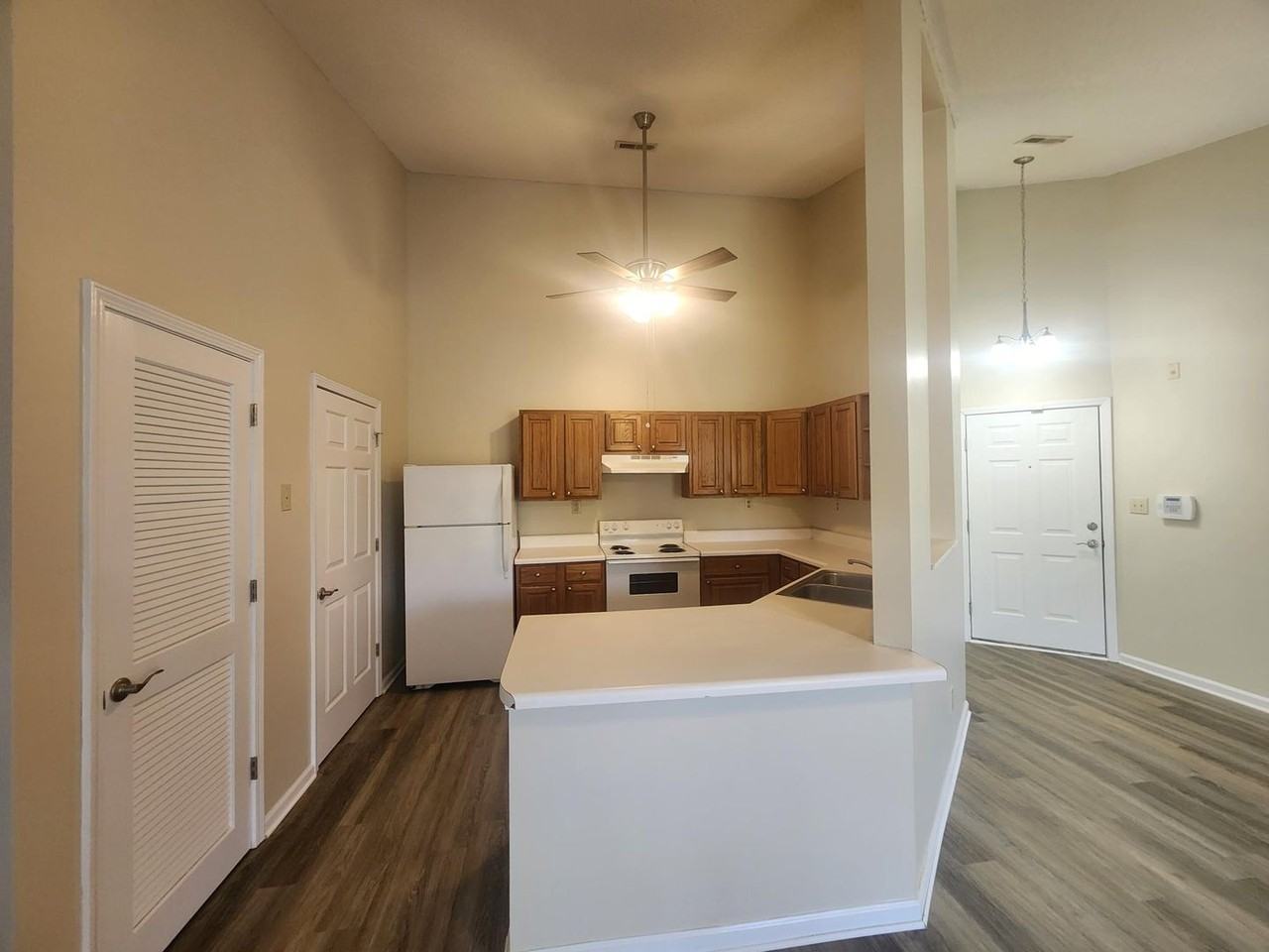 121 Wexford Dr #303 - Photo 6 of 26