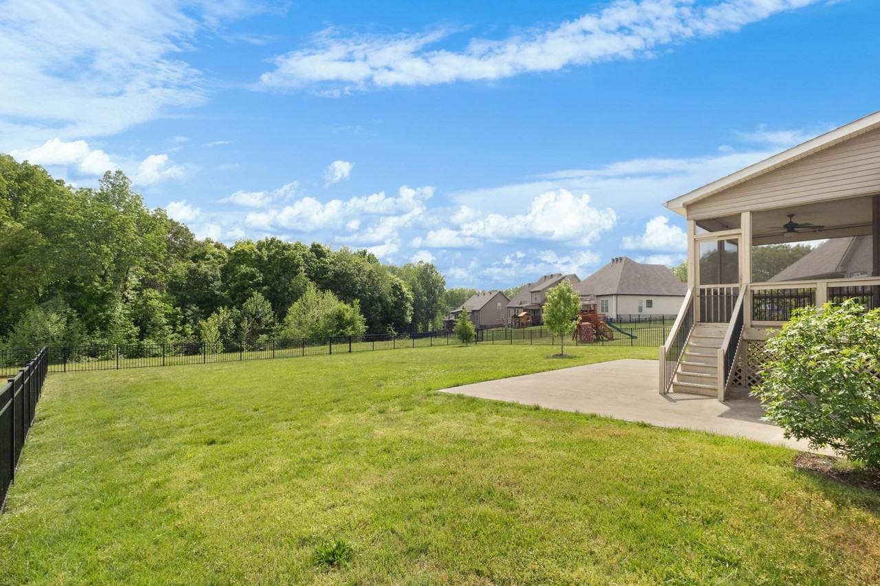 1004 Chagford Dr - Photo 2 of 45