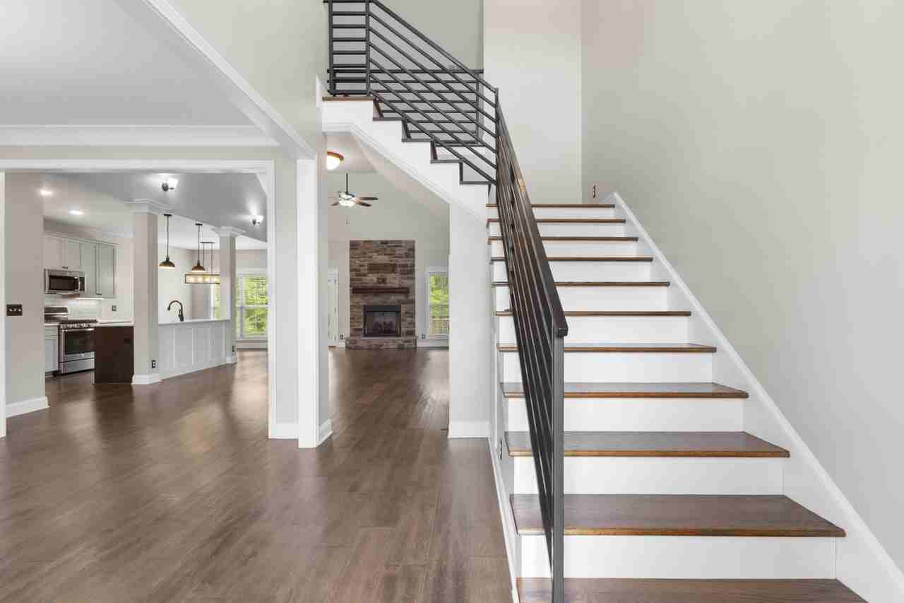 1004 Chagford Dr - Photo 3 of 45