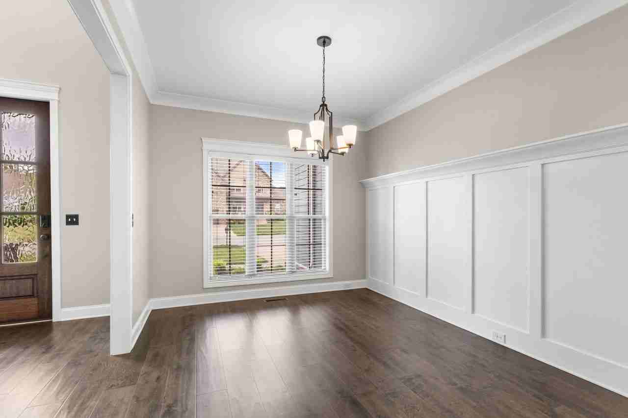 1004 Chagford Dr - Photo 4 of 45