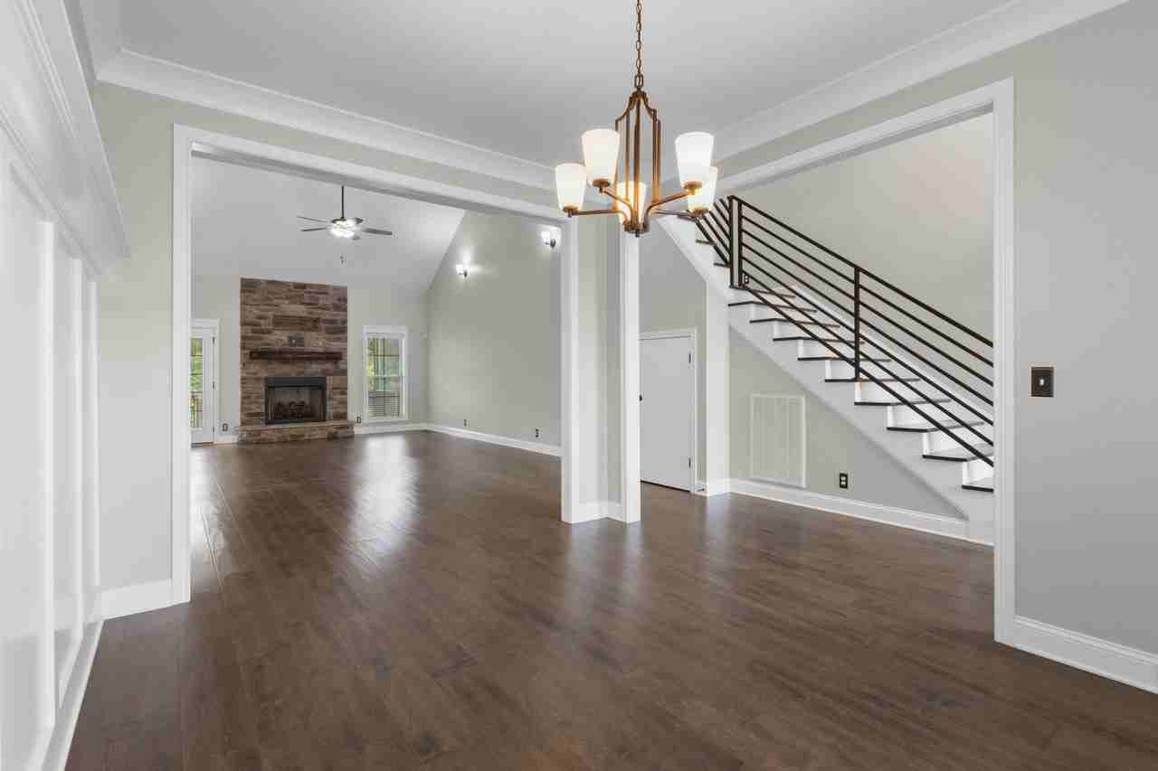 1004 Chagford Dr - Photo 5 of 45