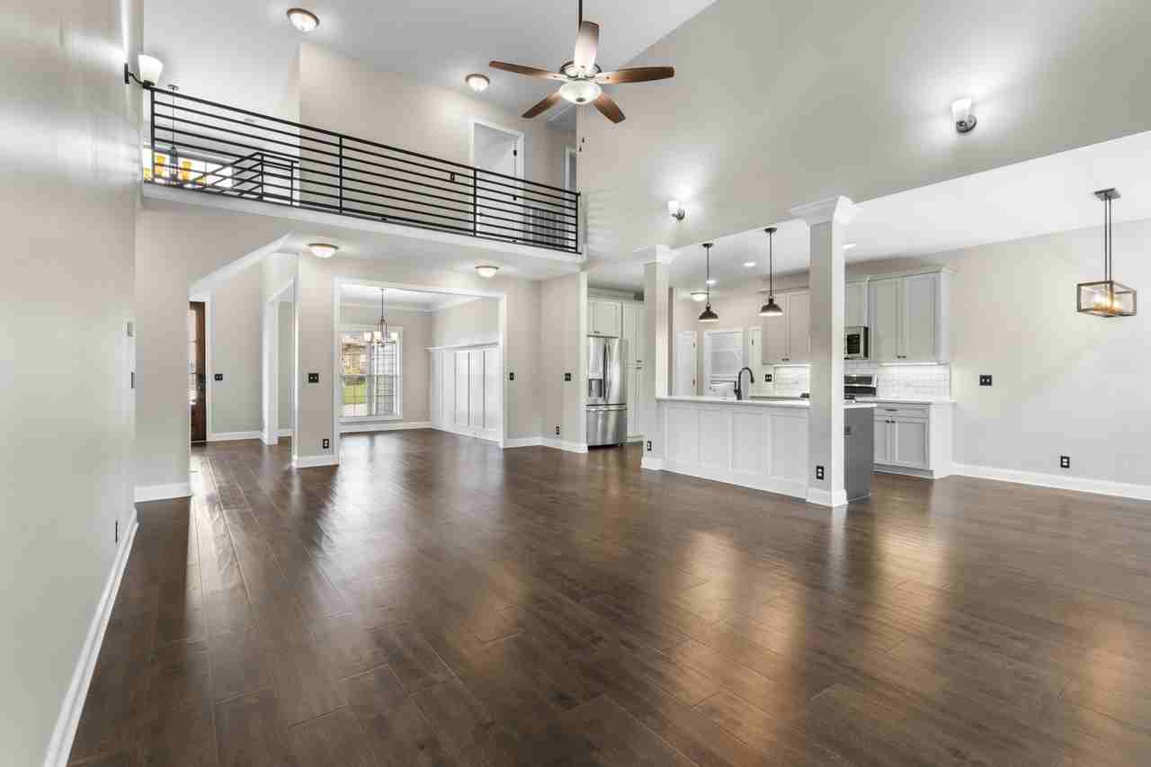 1004 Chagford Dr - Photo 7 of 45