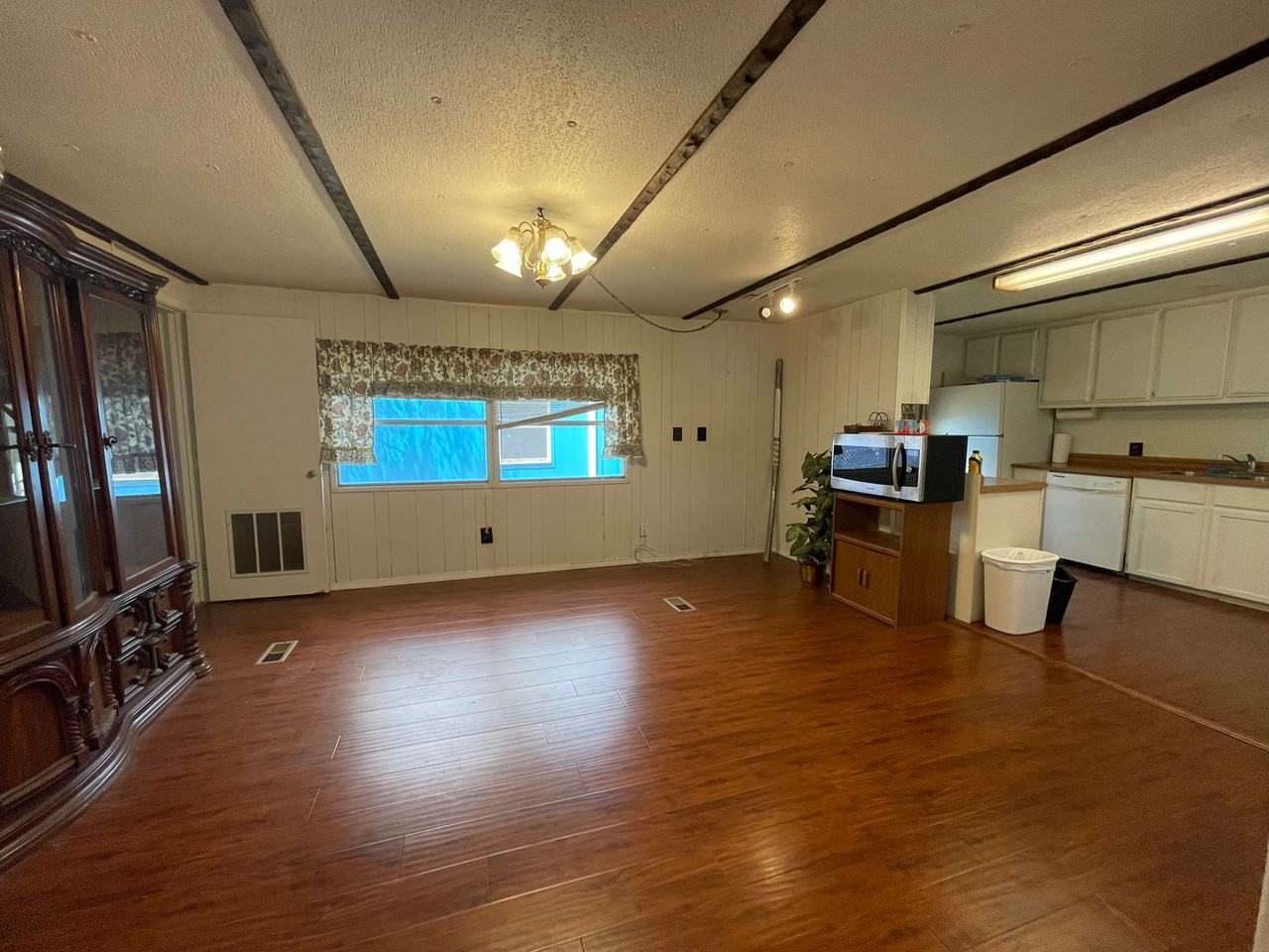 1026 Rambling Dr - Photo 6 of 29