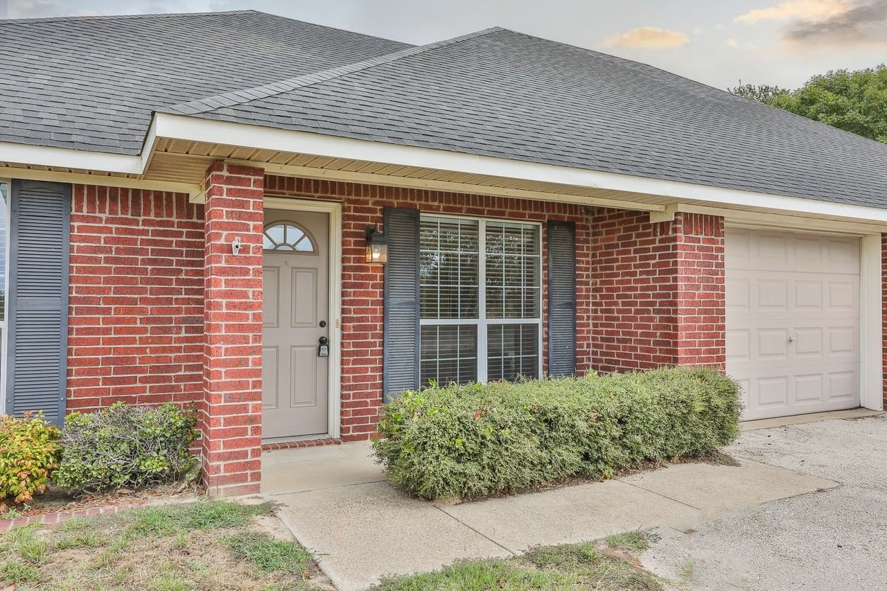 12422 County Road 499 - Photo 2 of 30