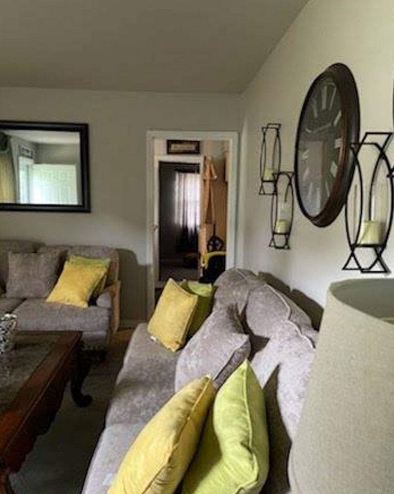 6 Lexington Dr - Photo 2 of 11