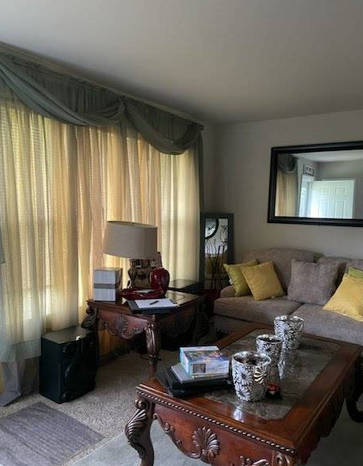 6 Lexington Dr - Photo 3 of 11