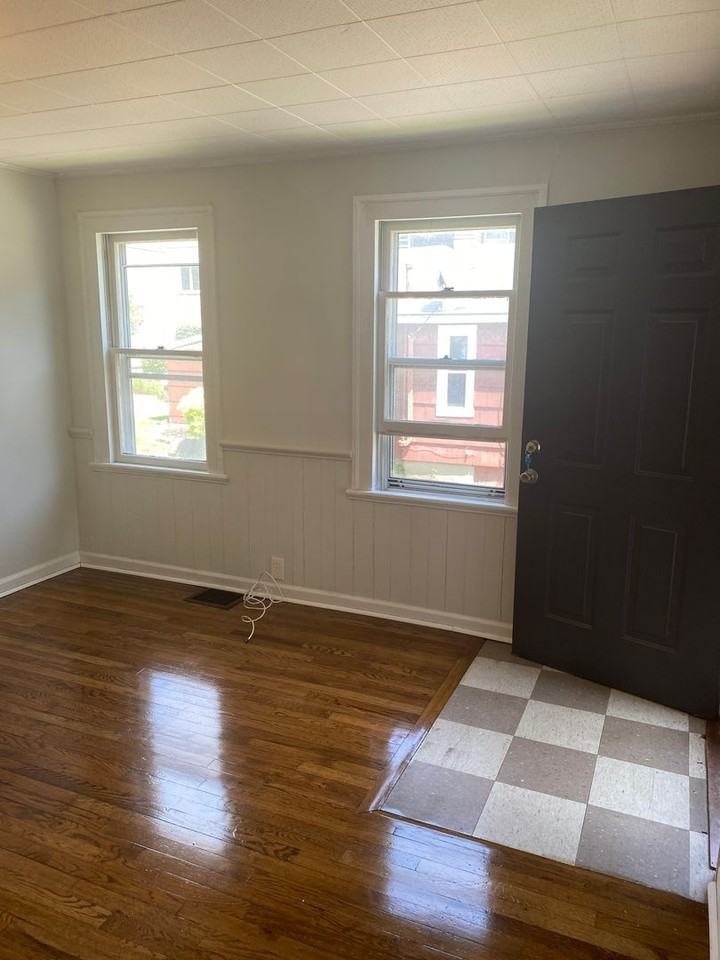 262 Sanford St - Photo 3 of 26