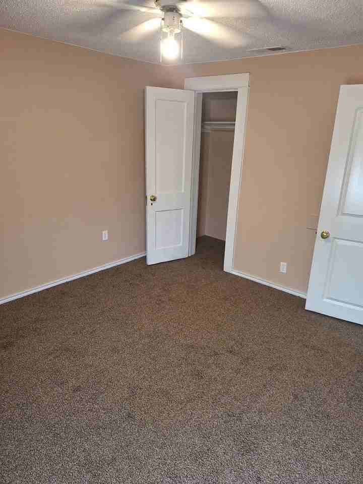 1942 State St #D - Photo 2 of 7