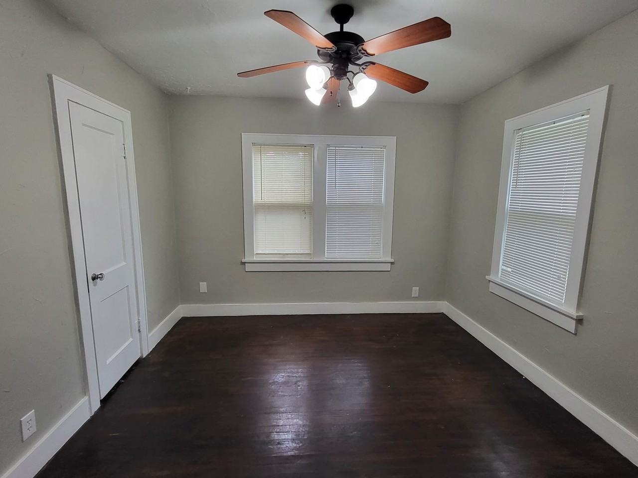 500 N Jackson St - Photo 4 of 19