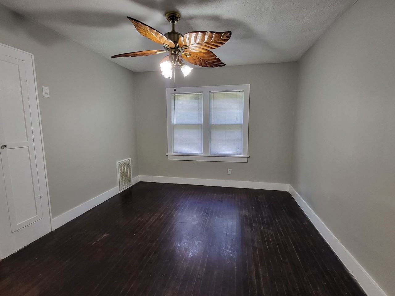 500 N Jackson St - Photo 5 of 19