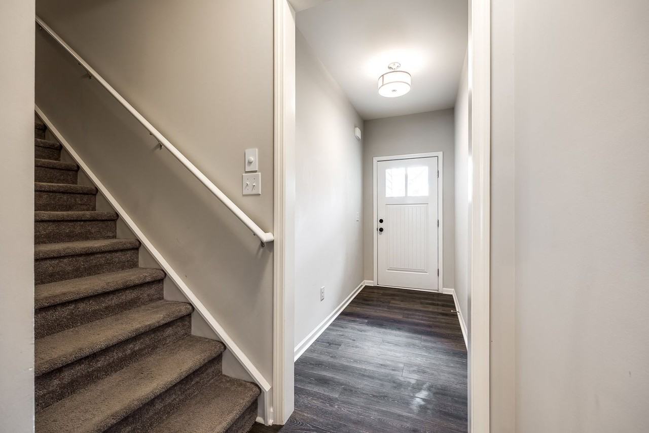 7545 Hartsfield Dr - Photo 3 of 41